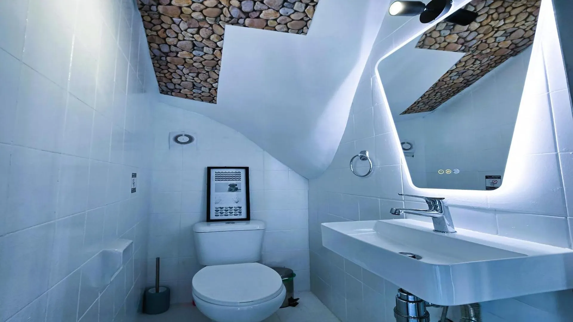3 Bedroom Villa, Private Pool, Hot Tub Protaras