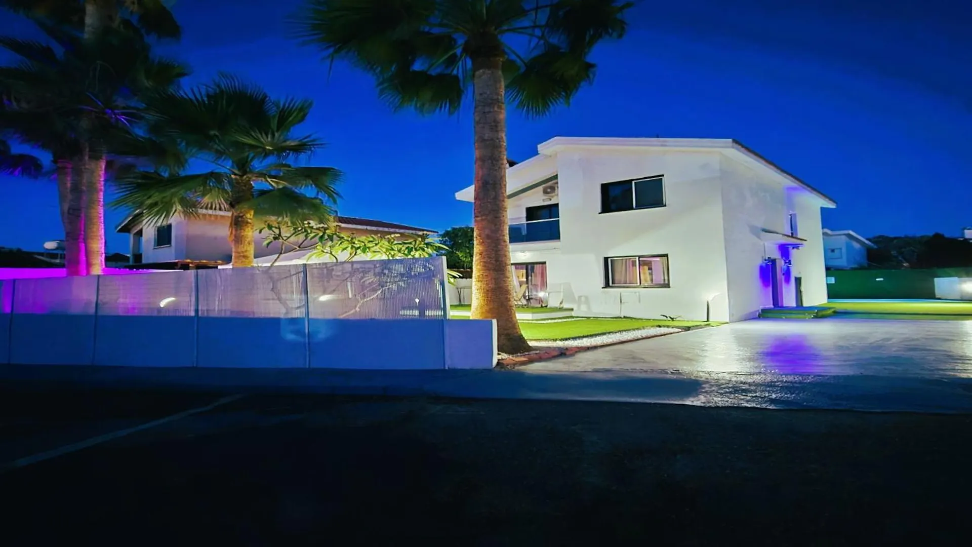 3 Bedroom Villa, Private Pool, Hot Tub Protaras Villa